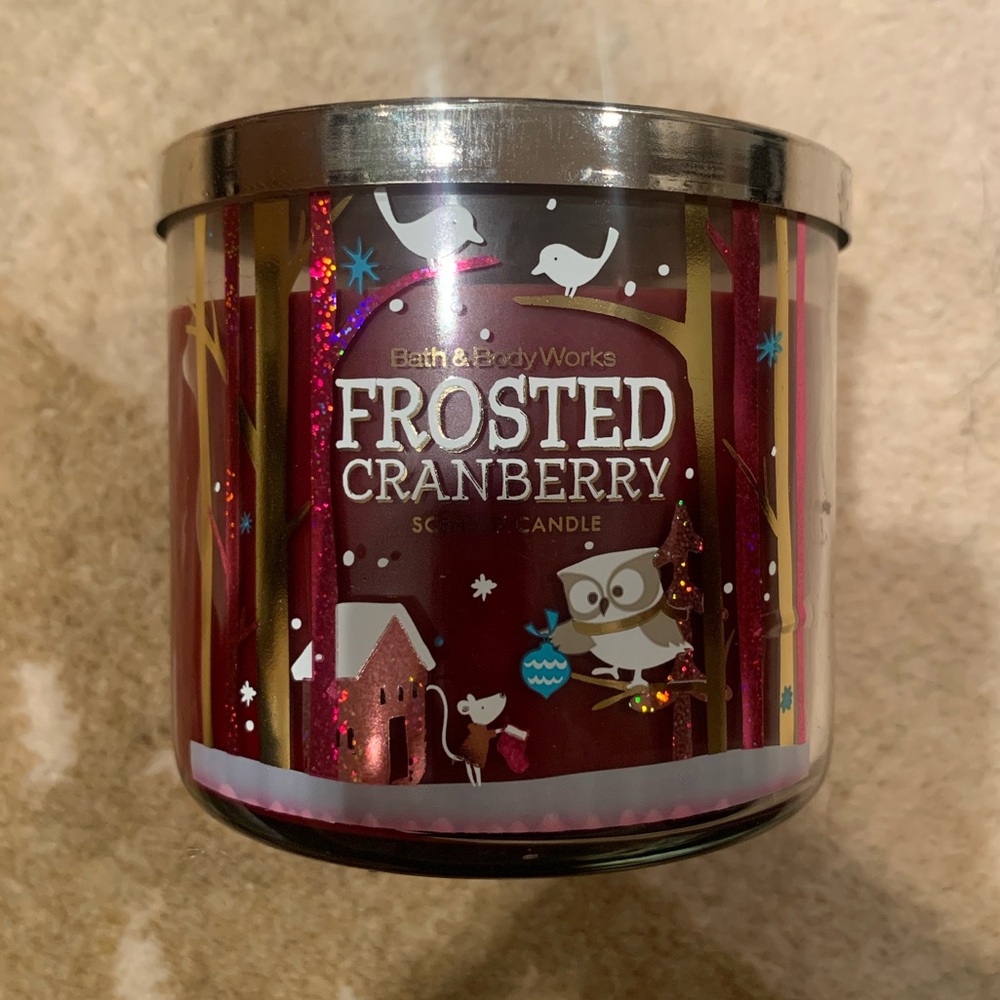 Bath & Body Works frosted cranberry candle